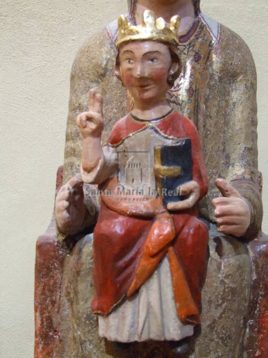 Detalle de la imagen de la Virgen con el Niño