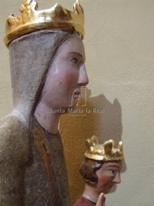 Detalle de la imagen de la Virgen con el Niño