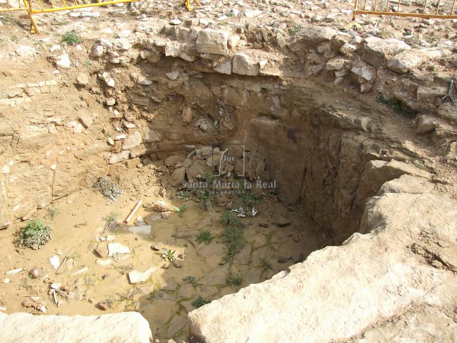 Excavaciónes del donjón o torre cilindrica,exenta del cinturón de las murallas