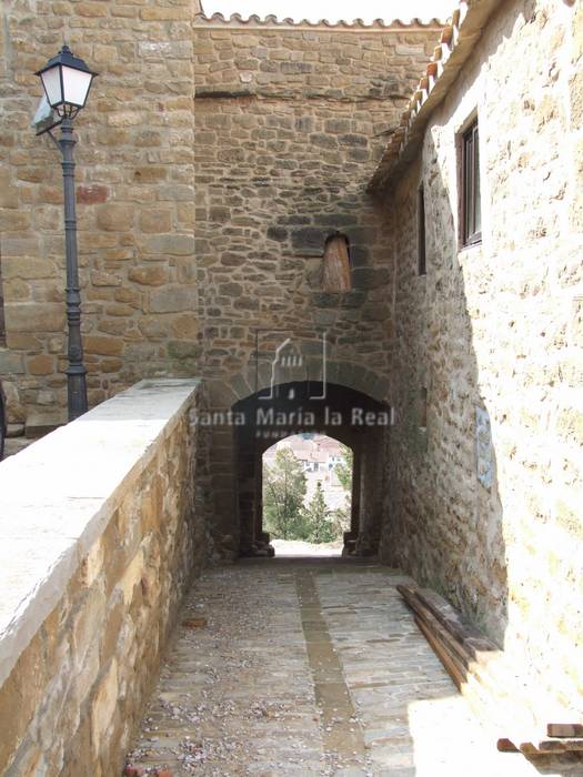 Vista desde el interior del recinto amurallado