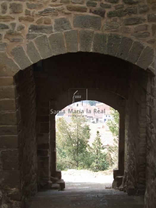 Detalle desde el interior de puerta del recinto amurallado