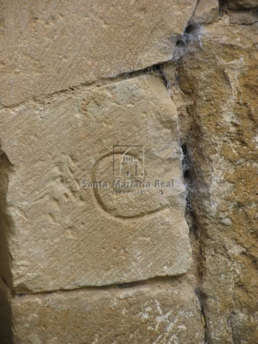 Marcas de cantero de la portada