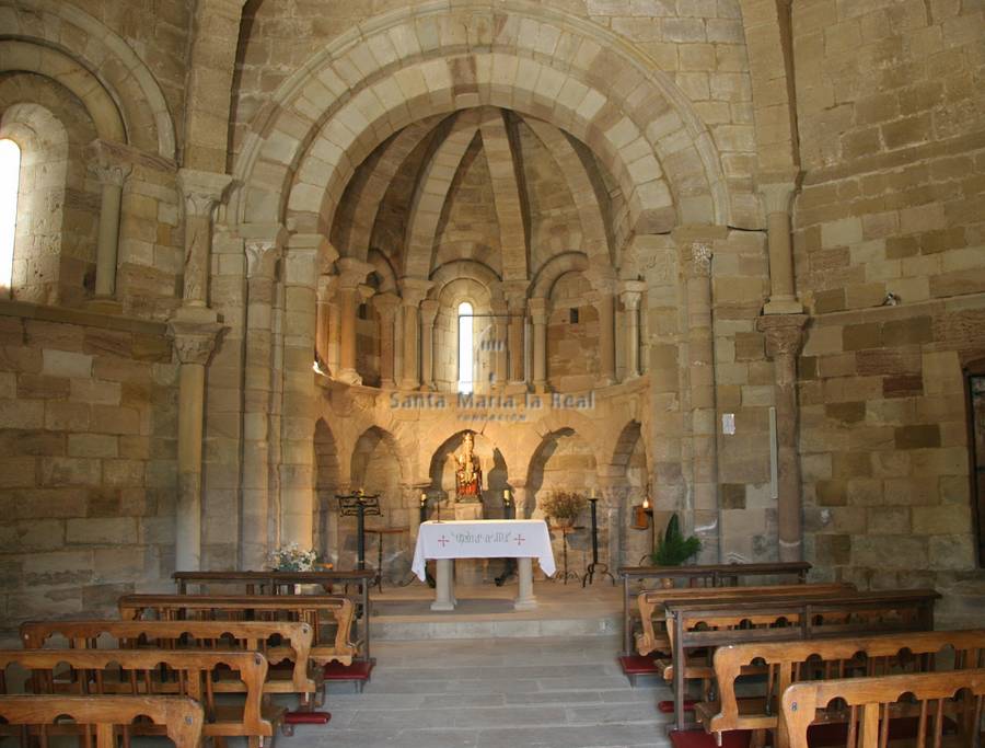 Interior del presbiterio