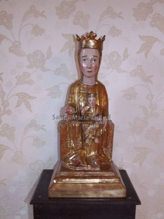 Talla de la Virgen de Legarra con el Niño