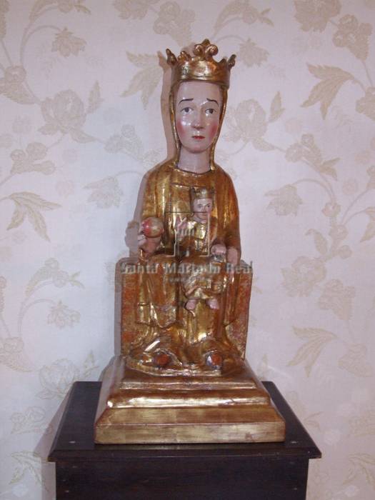 Talla de la Virgen de Legarra con el Niño