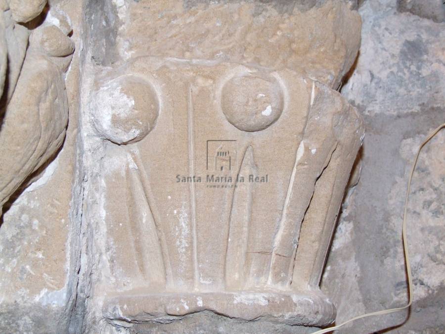 Capitel interior del lado izquierdo