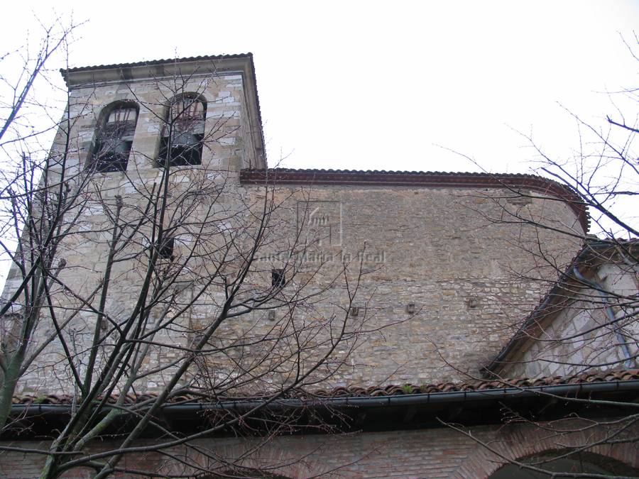 Detalle exterior de la torre y muro sur