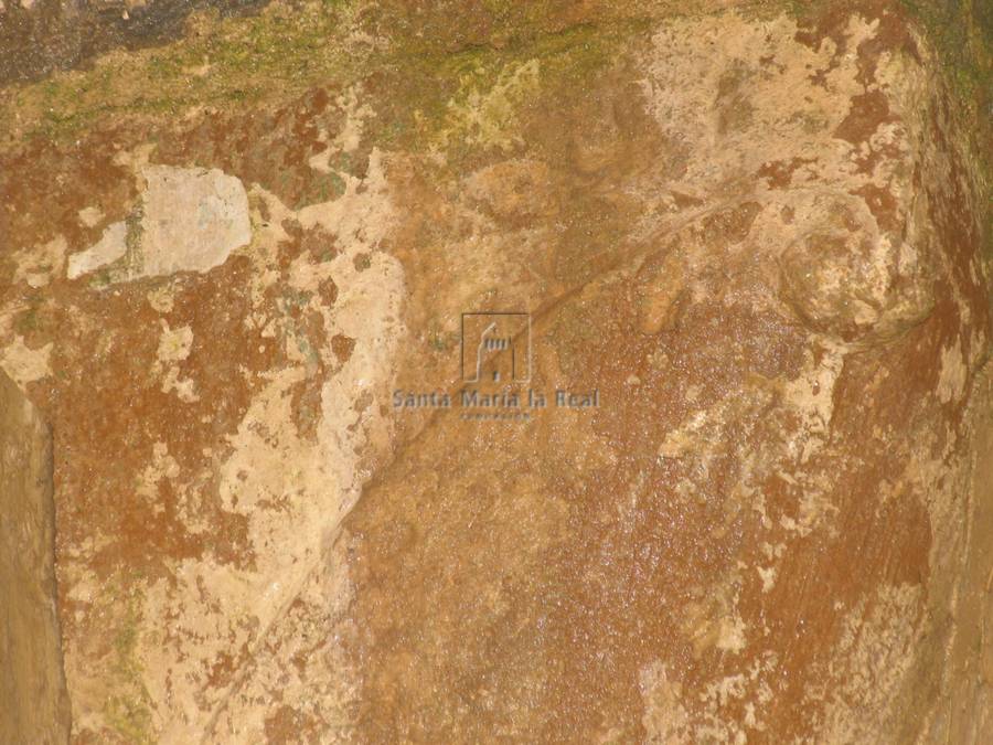 Detalle de los restos del antiguo arco triunfal