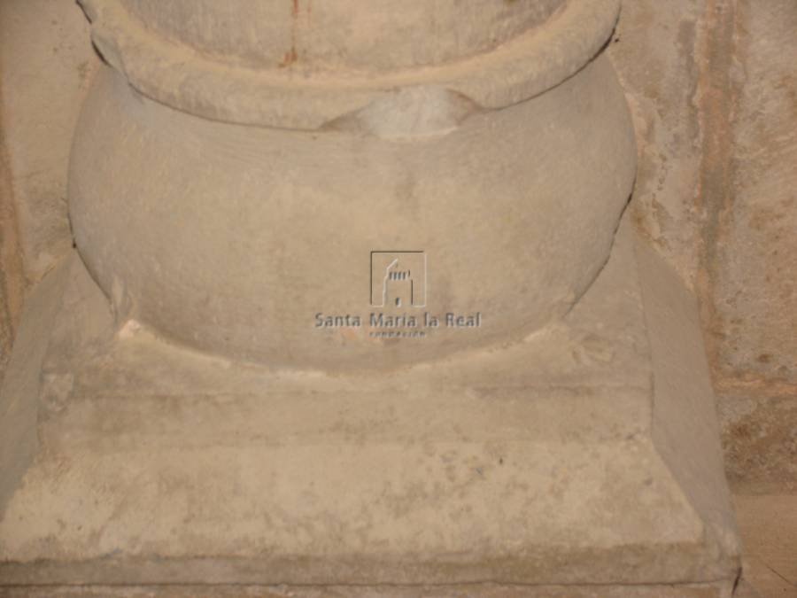 Basa de columna del arco triunfal