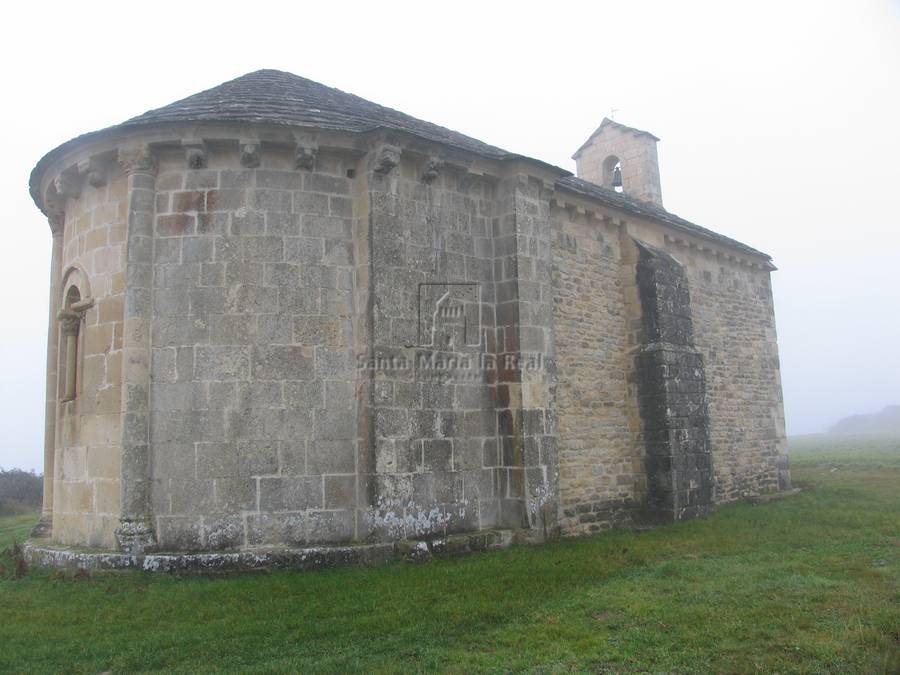 Exterior de la iglesia desde el sudoeste