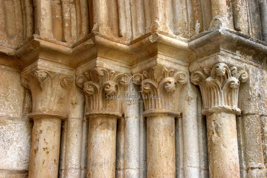 Capiteles de la portada occidental