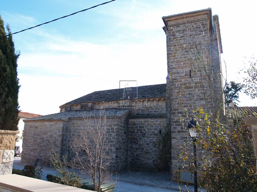 Exterior de la iglesia desde el norte