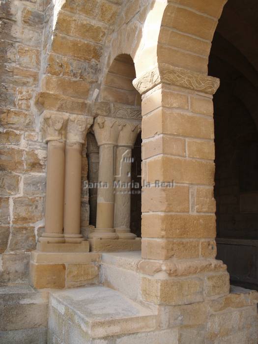 Pilar de la cuarta arcada del pórtico