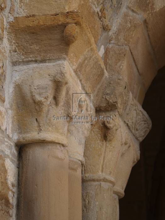 Capiteles de la cuarta arcada del pórtico