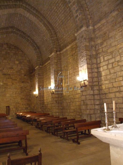 Interior de la nave desde el presbiterio.Muro norte