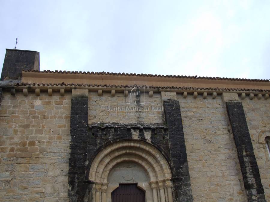 Exterior de la portada sur