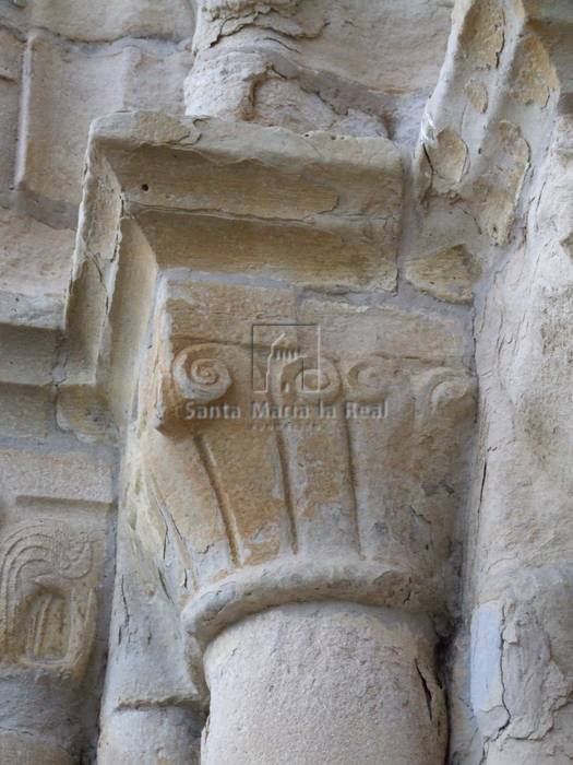 Capitel de la jamba izquierda de la portada sur