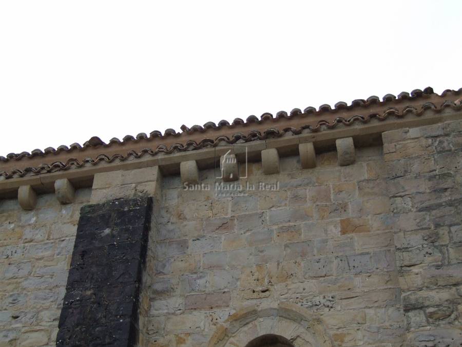 Modillones del muro sur