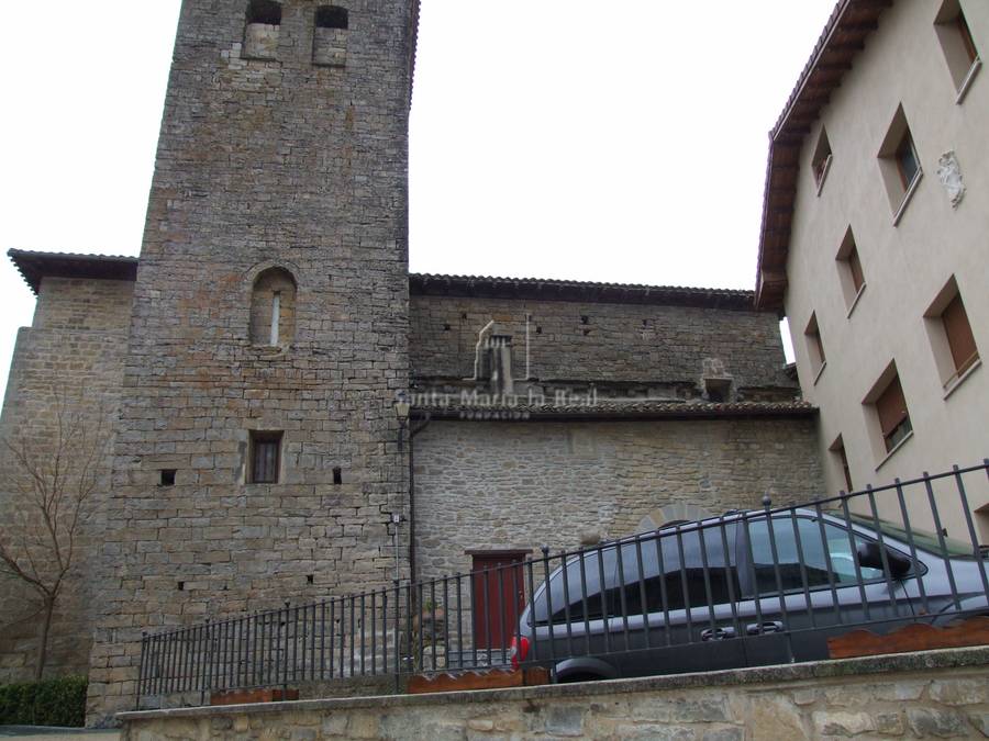 Exterior desde el lado norte