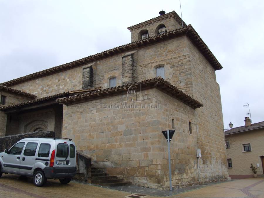 Exterior desde el lado sur