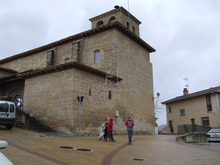 Exterior desde el lado sur