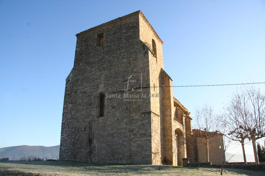 Vista de bovedas y pilastras terminadas en ménsulas