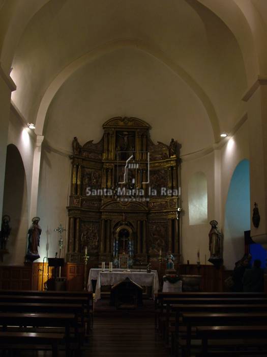 Detalle de pilastra terminada en ménsula en el interior