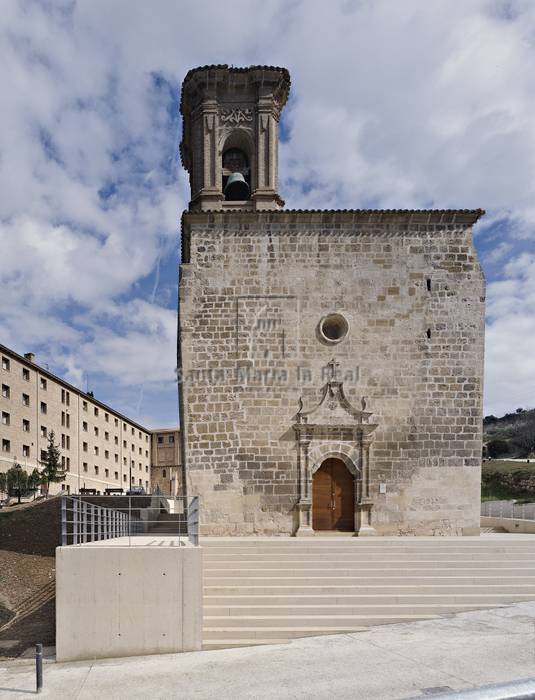 Vista exterior de la fachada oeste