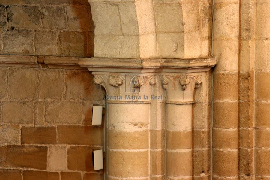 Capiteles del interior