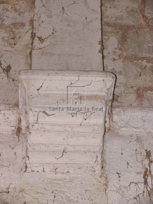Detalle de una ménsula lobulada del interior