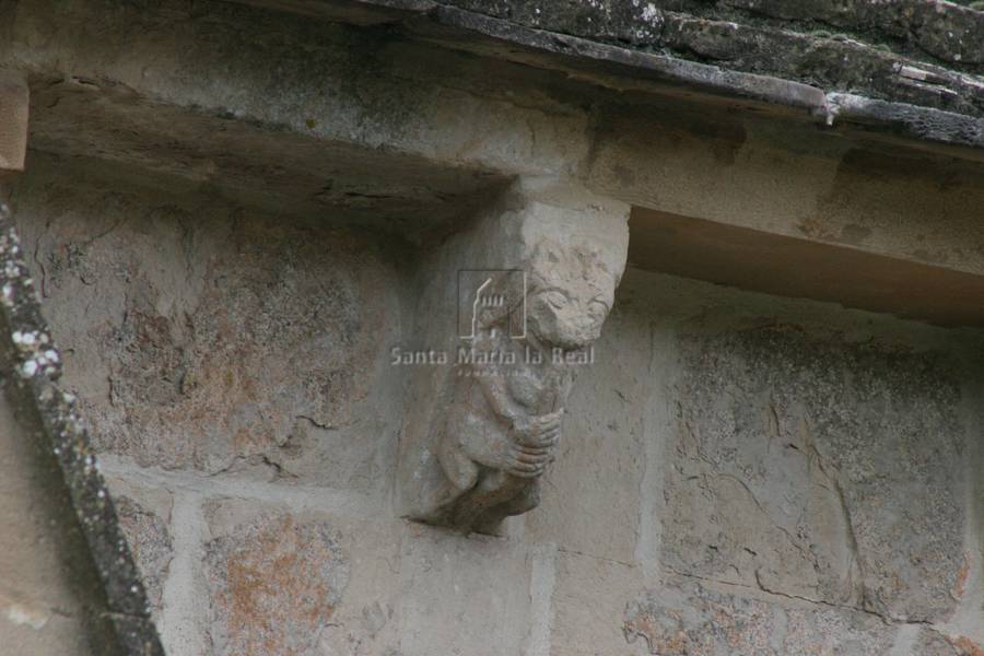 Canecillo del ábside