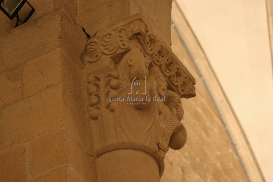 Capitel del interior