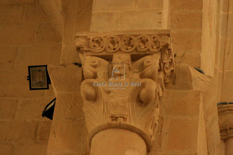 Capitel del interior