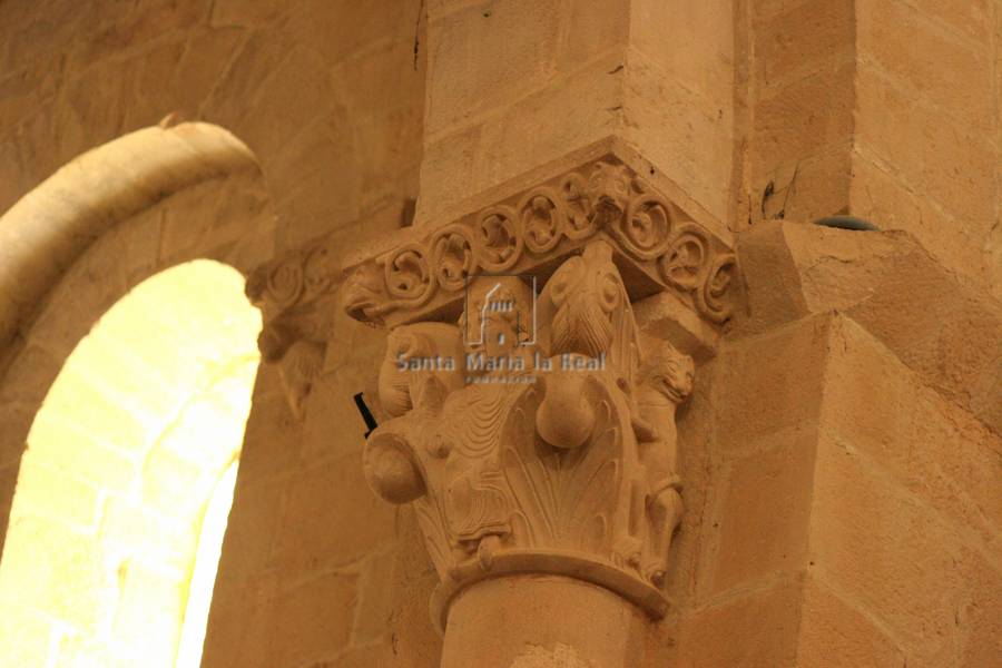 Capitel del interior