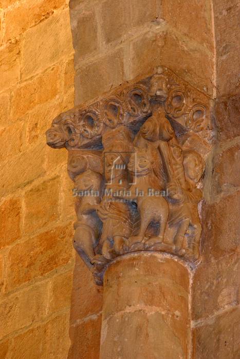 Capitel del interior