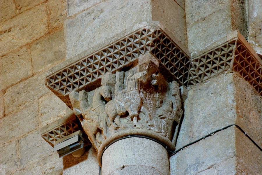 Capitel del arco triunfal