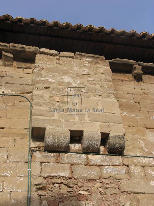 Detalle del contrafuerte defensivo de la fachada norte