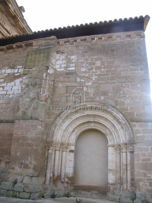 Vista exterior de la portada norte