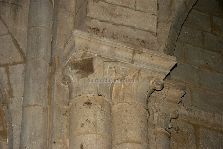 Capiteles del interior