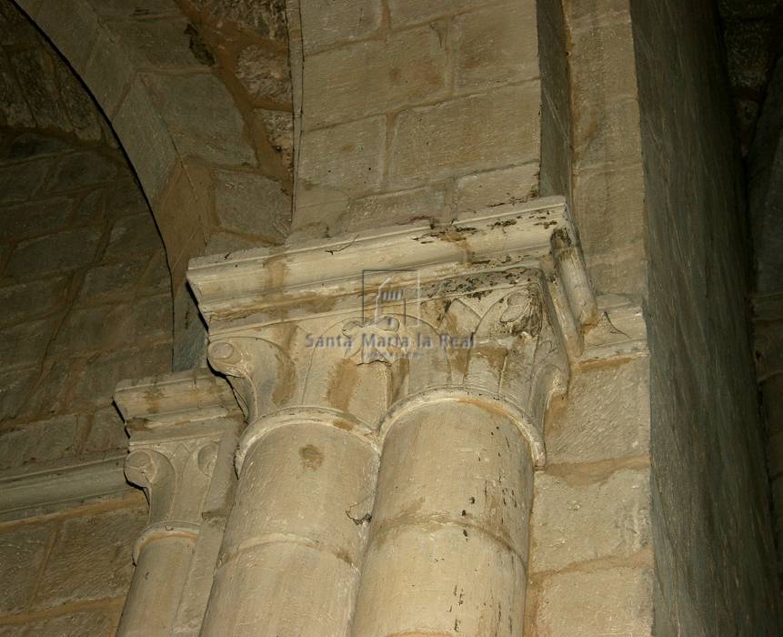 Capiteles del interior