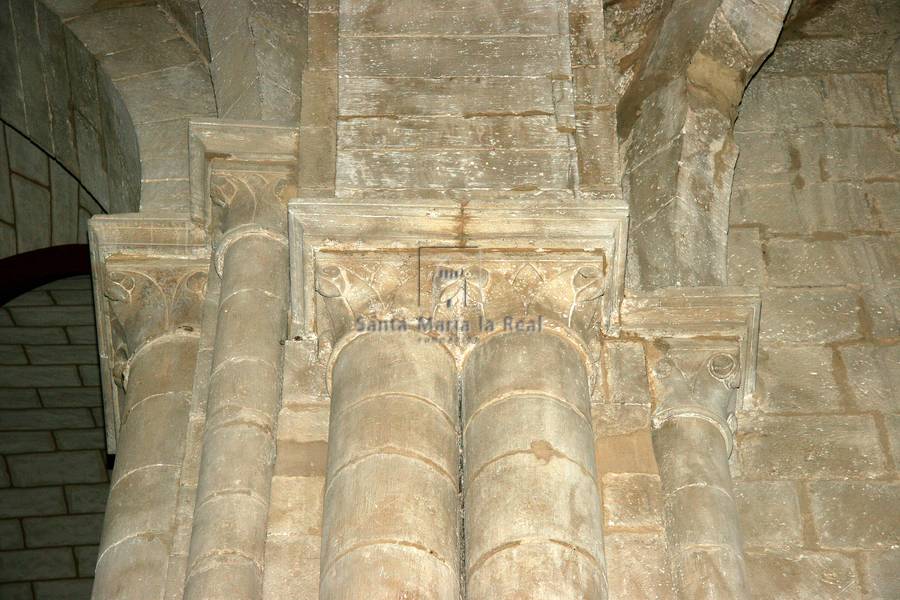 Capiteles del interior