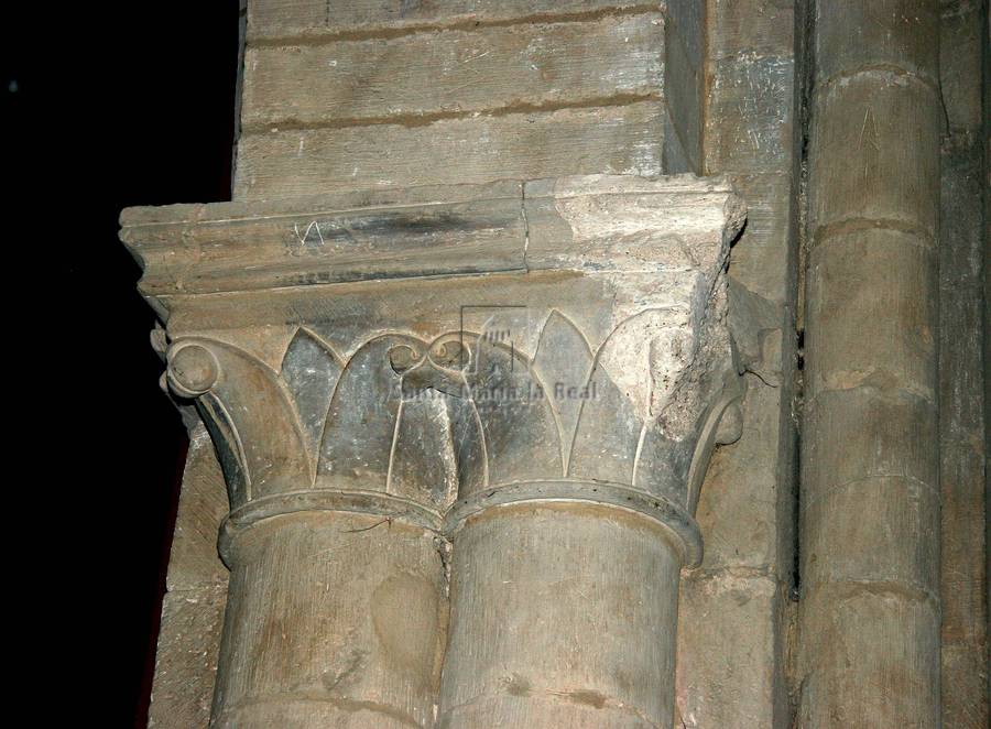 Capiteles del interior