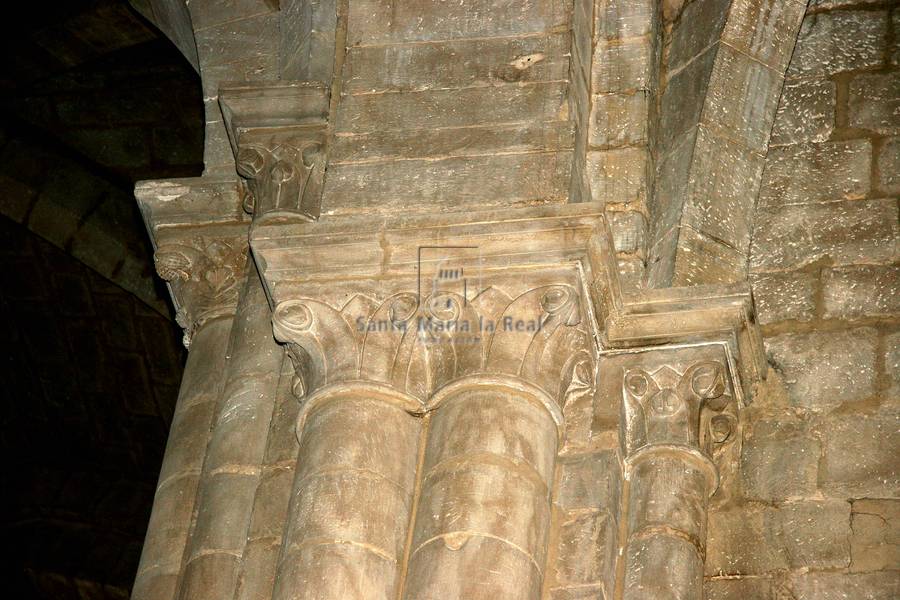 Capiteles del interior