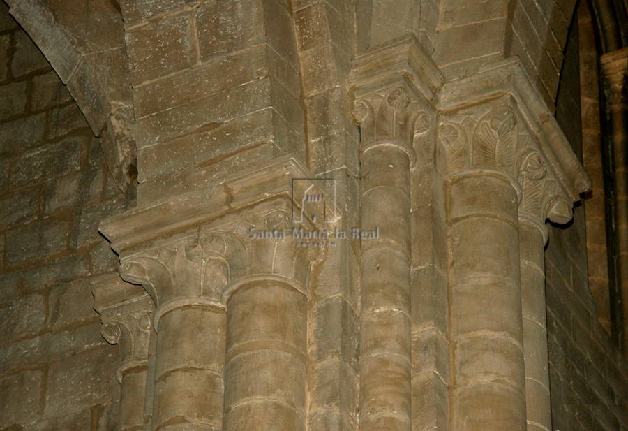 Capiteles del interior