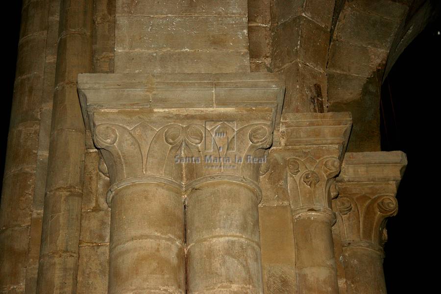 Capiteles del interior