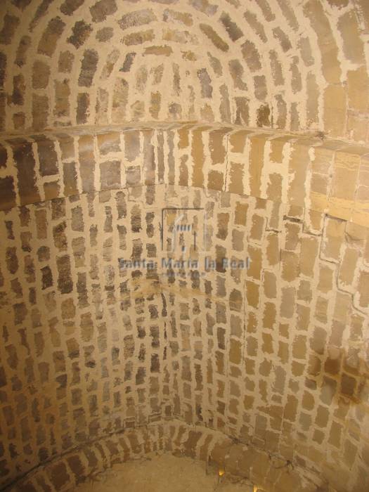 Vista interior de la bóveda desde la cabecera