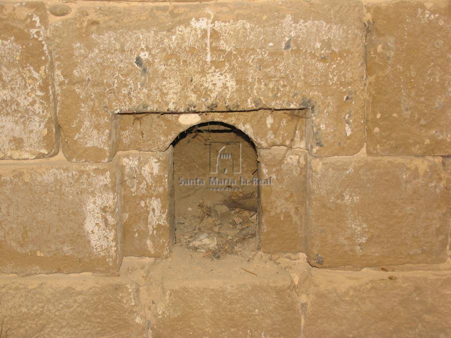 Detalle de una hornacina en el interior