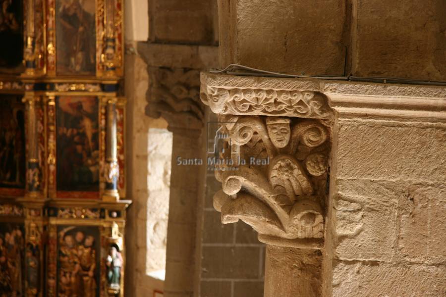 Capitel del interior de la nave