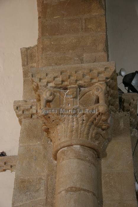Capitel del interior de la nave