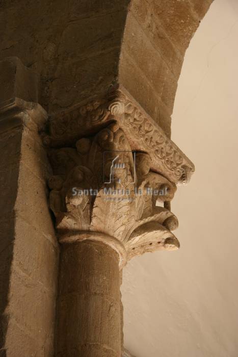 Capitel del interior de la nave